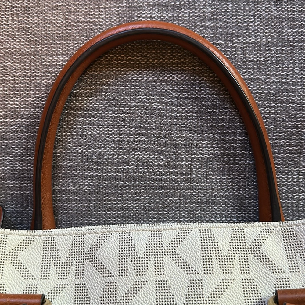 Michael Kors Hamilton tote, like new condition - Picture 3 of 12